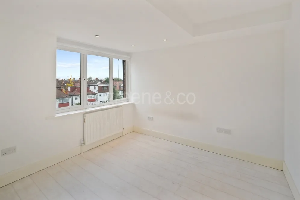 Finchley Road London NW11 photo 5
