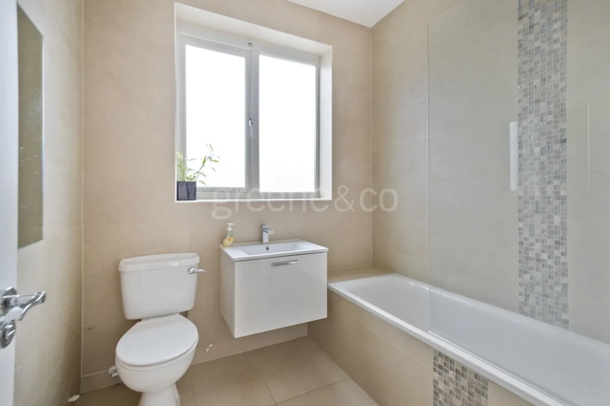 Finchley Road London NW11 photo 9