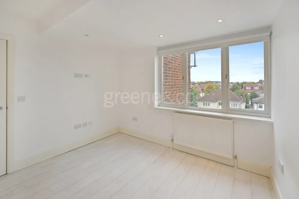 Finchley Road London NW11 photo 11