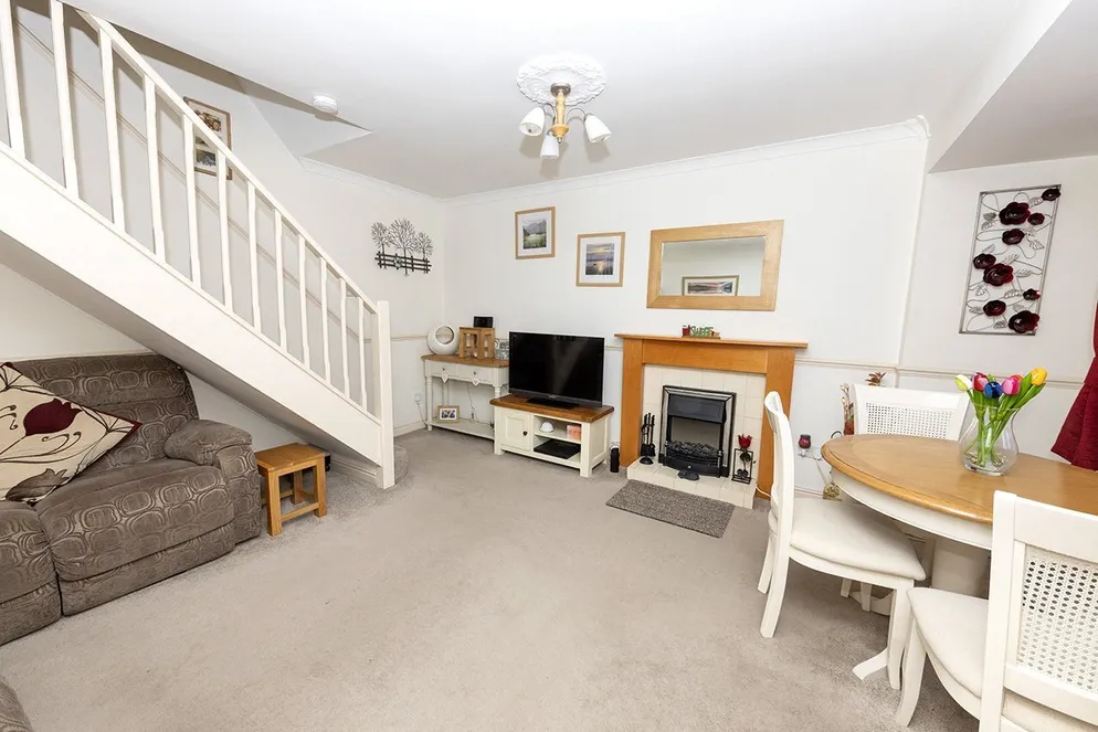Property carousel item 4