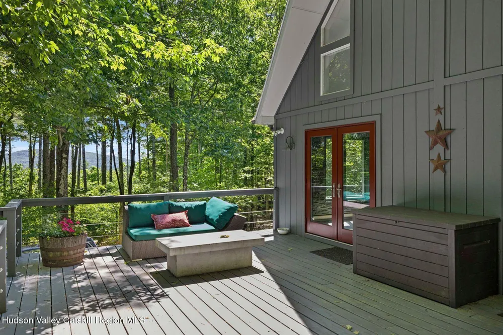 126 Storks Nest Rd, Round Top, NY 12473
