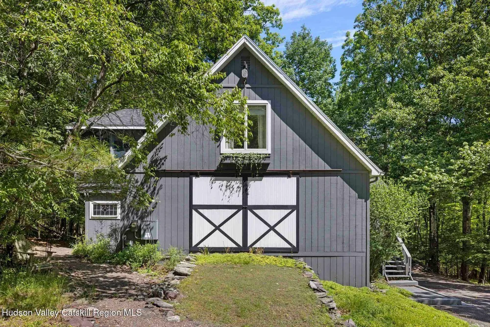 126 Storks Nest Rd, Round Top, NY 12473