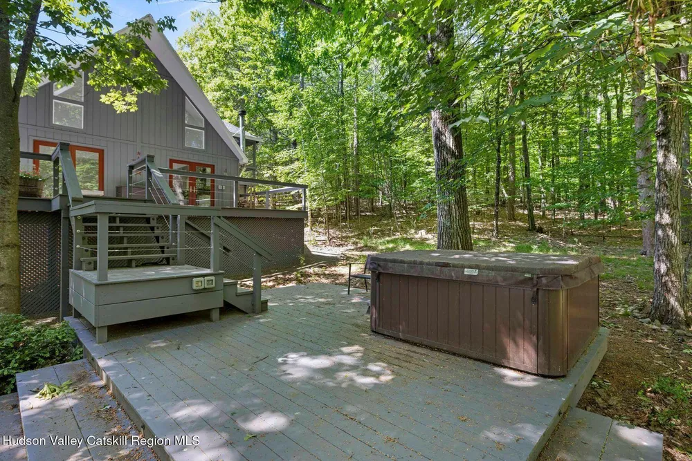 126 Storks Nest Rd, Round Top, NY 12473