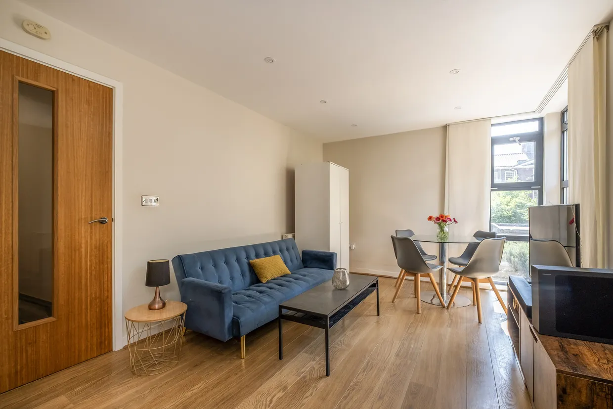 Scott Avenue, London, SW15 photo 2