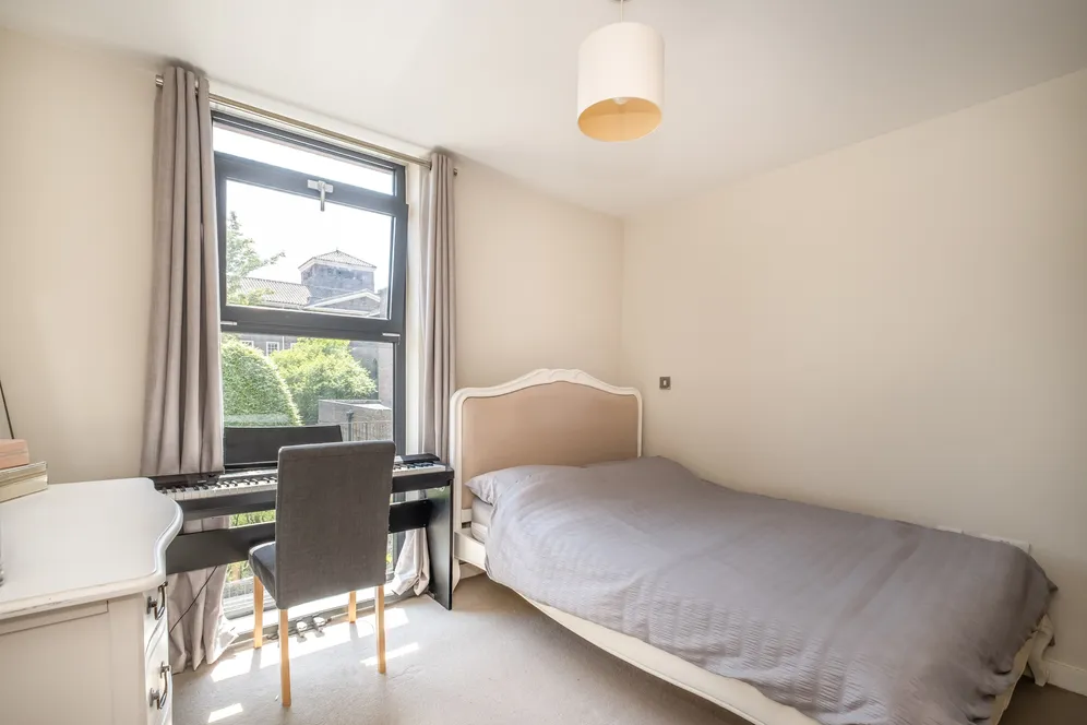 Scott Avenue, London, SW15 photo 7