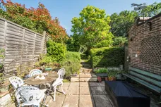 Portsmouth Road, Liphook, GU30 photo 3