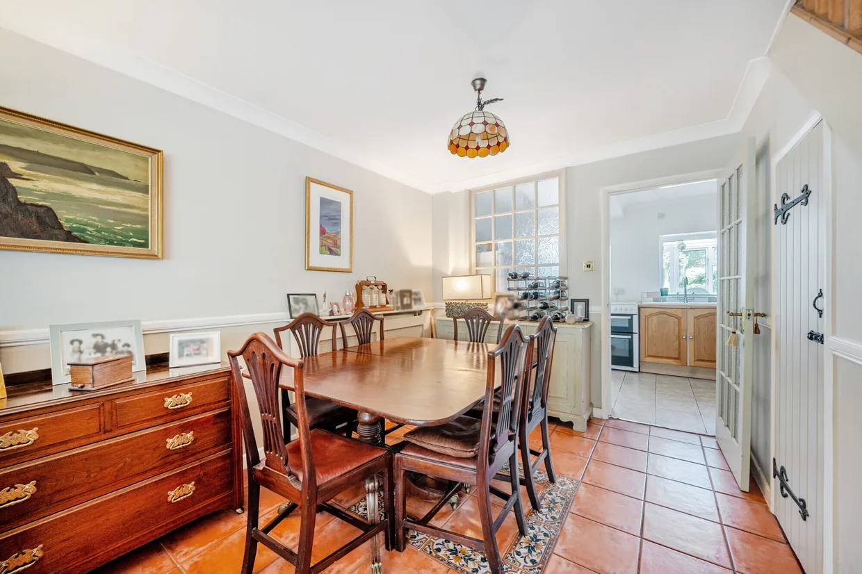 Portsmouth Road, Liphook, GU30 photo 5