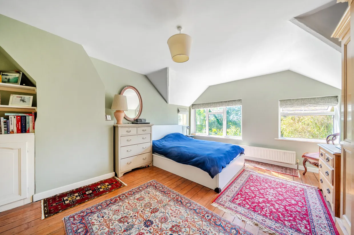 Portsmouth Road, Liphook, GU30 photo 8
