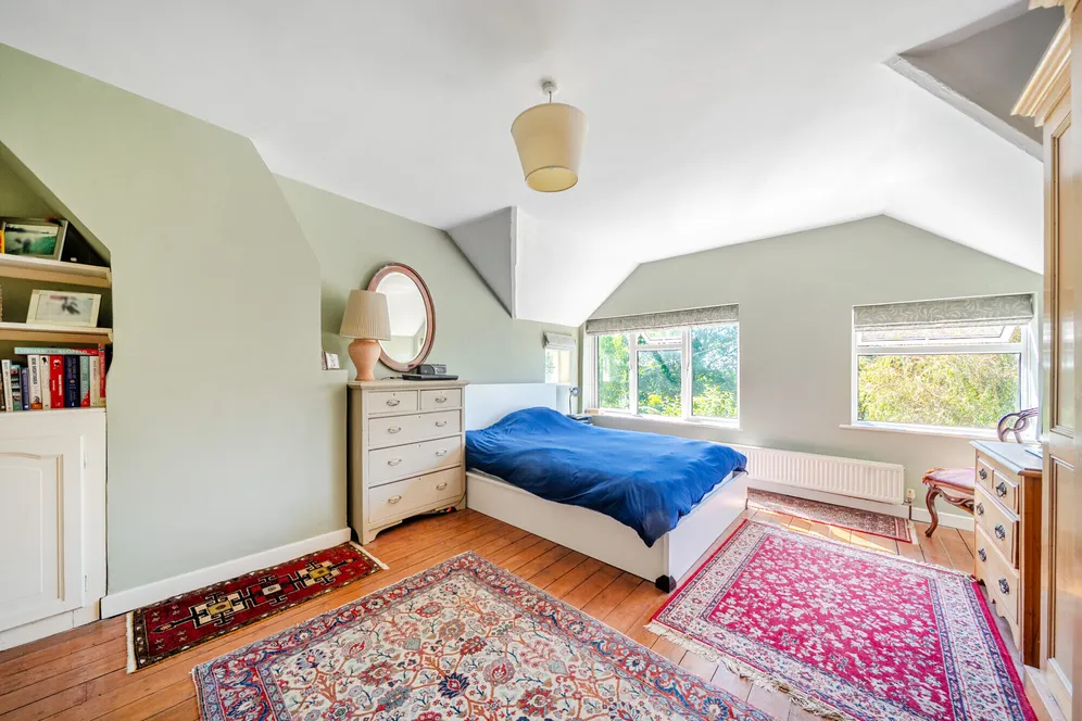 Portsmouth Road, Liphook, GU30 photo 8