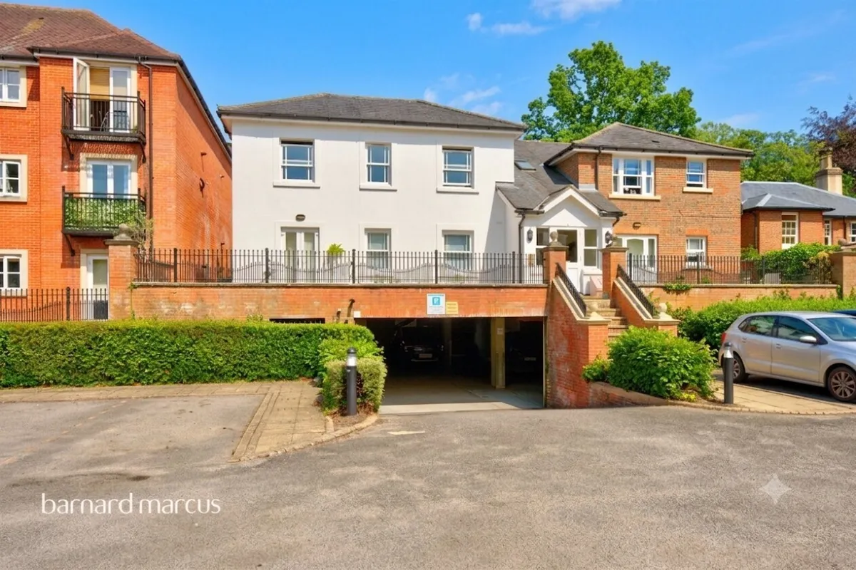 Horsham Road, Dorking