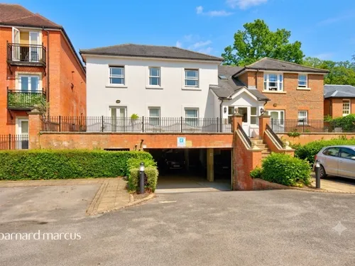 Horsham Road, Dorkingphoto