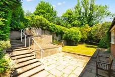 Tupwood Lane, Caterham, CR3 photo 7