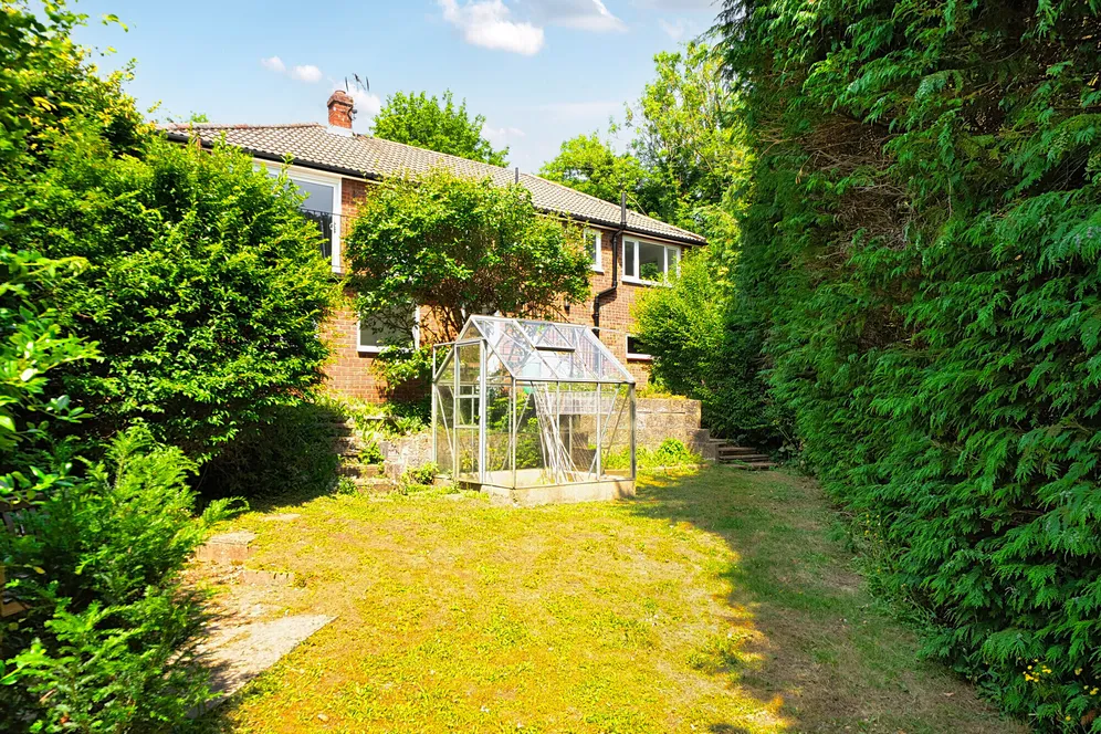 Tupwood Lane, Caterham, CR3 photo 10