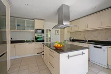 Grange Lane, Hartley Wintney, RG27 photo 12