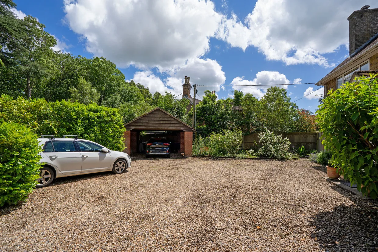 Grange Lane, Hartley Wintney, RG27 photo 16