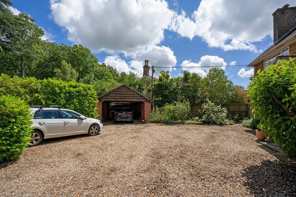 Grange Lane, Hartley Wintney, RG27 photo 16