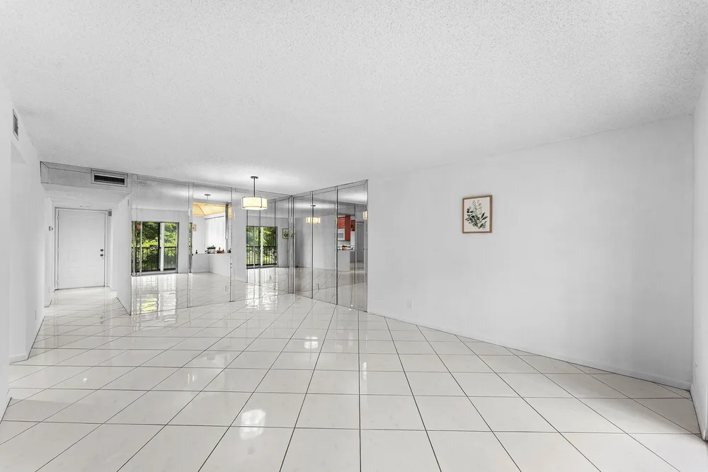 7301 Amberly Ln, Delray Beach, FL 33446