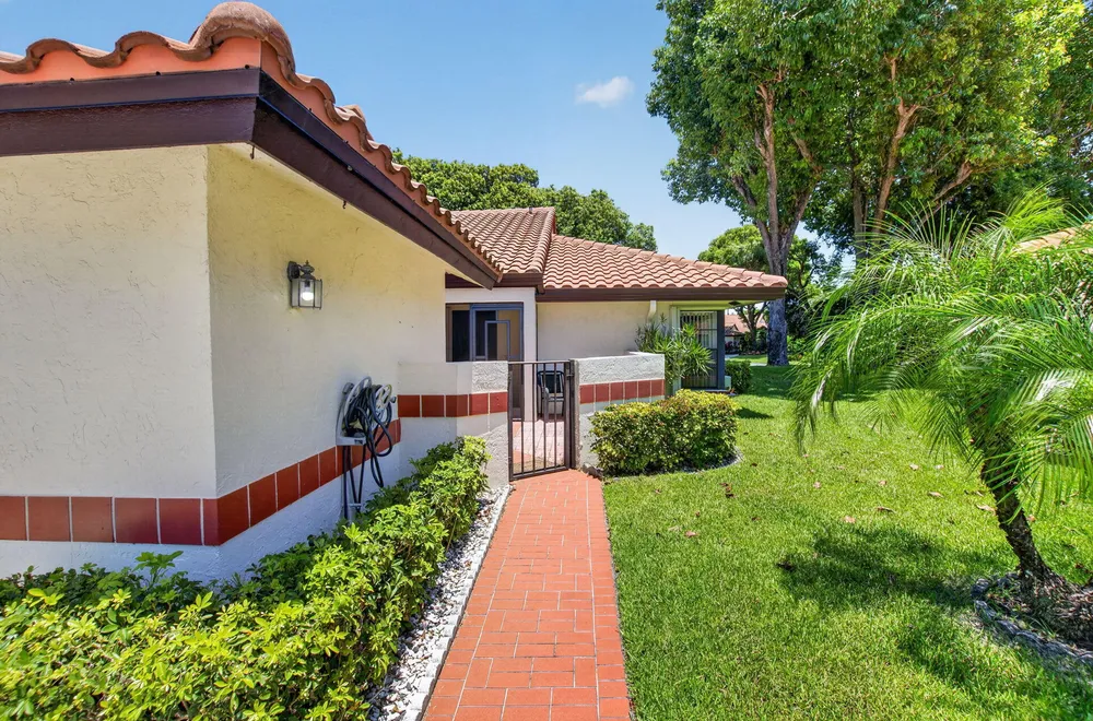 10546 Beach Palm Ct, Boynton Beach, FL 33437
