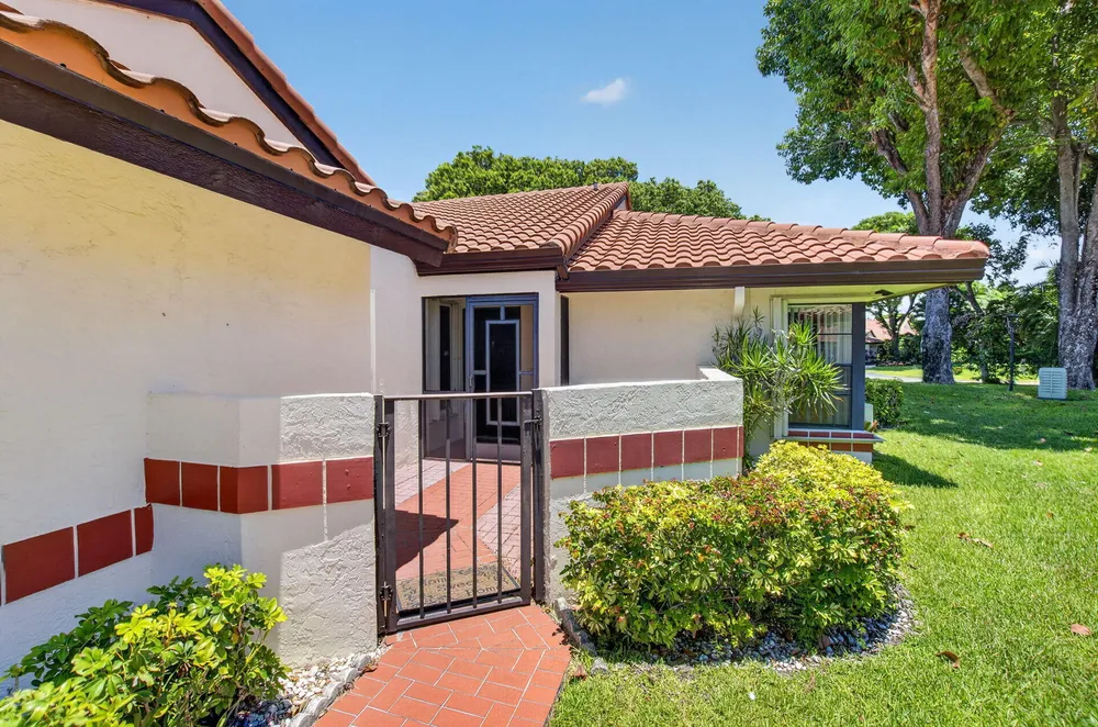 10546 Beach Palm Ct, Boynton Beach, FL 33437