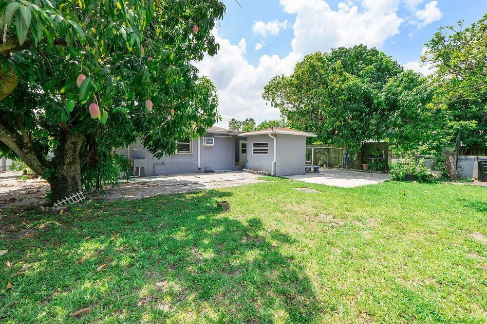 1302 SW 22nd Ave, Fort Lauderdale, FL 33312