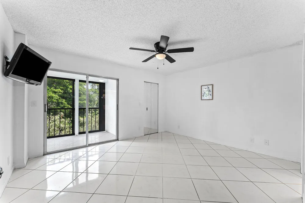 7301 Amberly Ln, Delray Beach, FL 33446