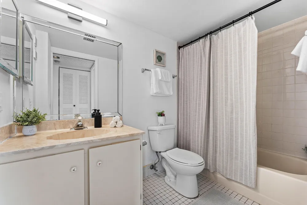7301 Amberly Ln, Delray Beach, FL 33446