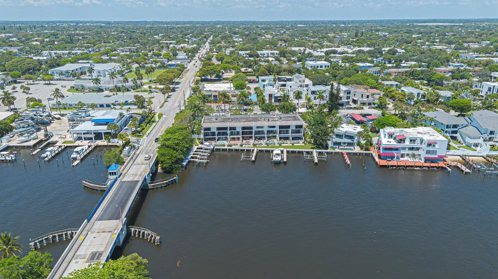 801 Palm Trail, Delray Beach, FL 33483