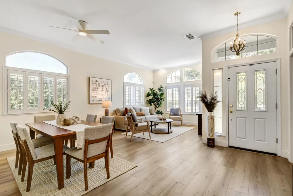 5144 Whisper Oaks Ln, Carmichael, CA 95608