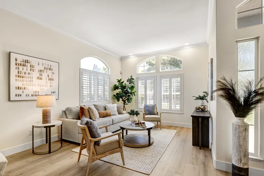 5144 Whisper Oaks Ln, Carmichael, CA 95608