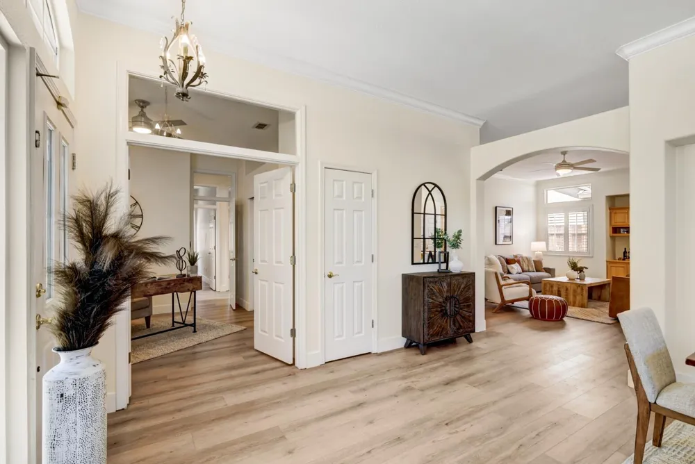 5144 Whisper Oaks Ln, Carmichael, CA 95608