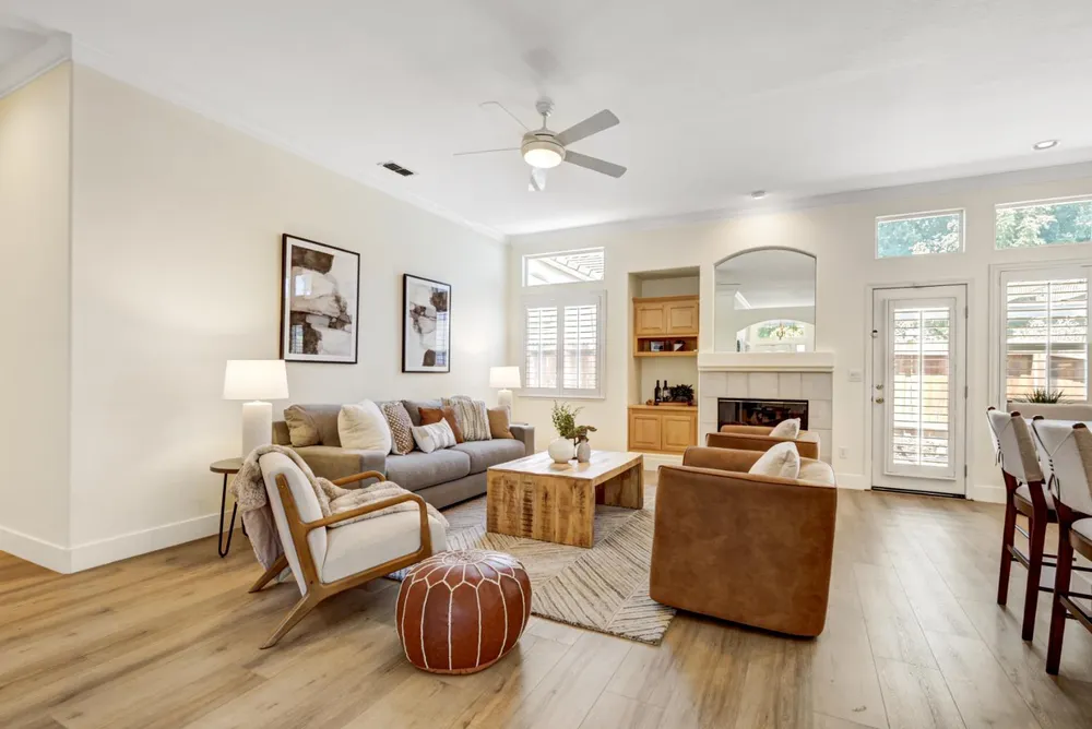 5144 Whisper Oaks Ln, Carmichael, CA 95608