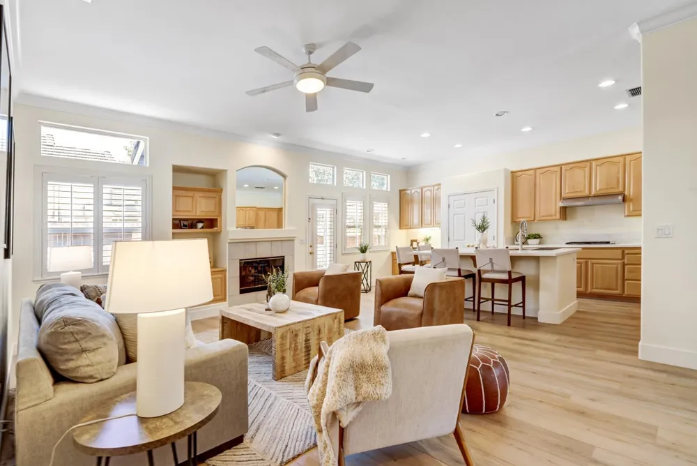 5144 Whisper Oaks Ln, Carmichael, CA 95608