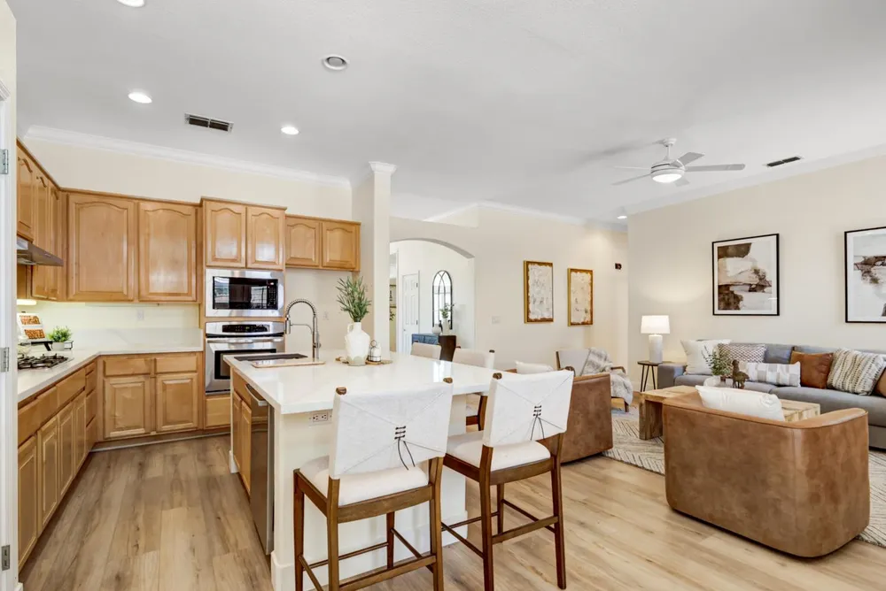 5144 Whisper Oaks Ln, Carmichael, CA 95608