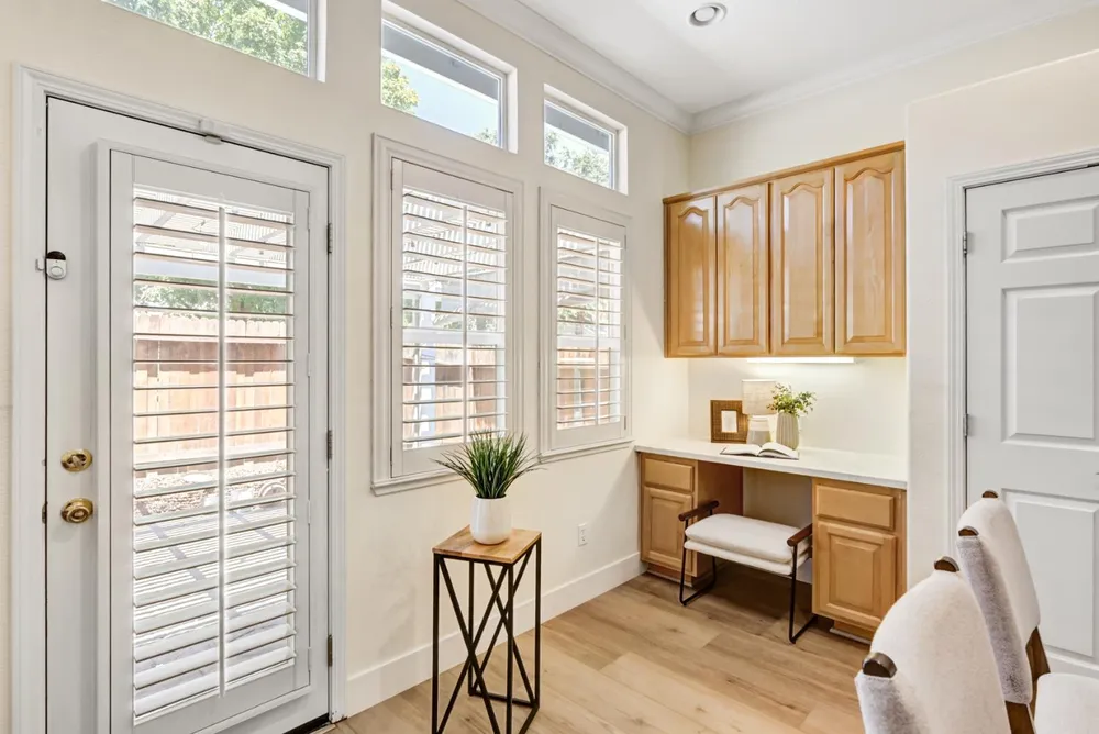 5144 Whisper Oaks Ln, Carmichael, CA 95608