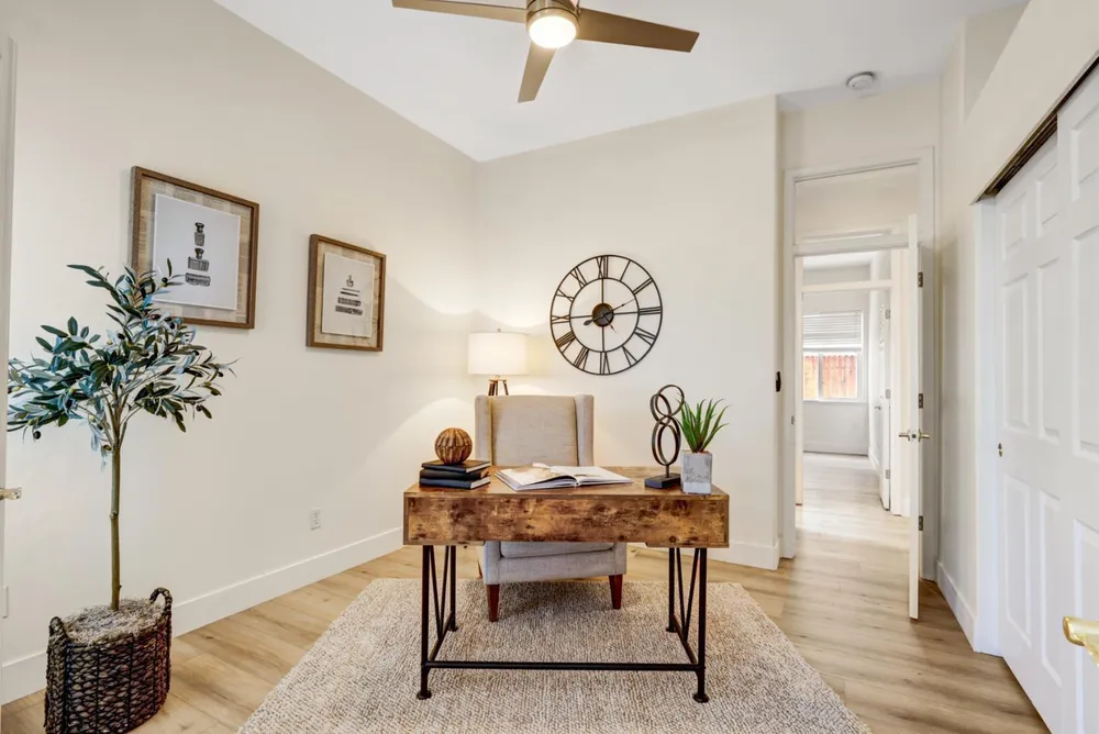 5144 Whisper Oaks Ln, Carmichael, CA 95608