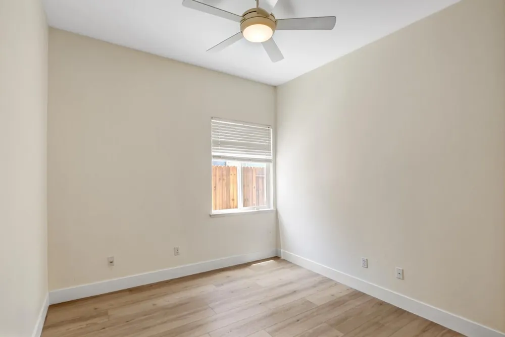 5144 Whisper Oaks Ln, Carmichael, CA 95608