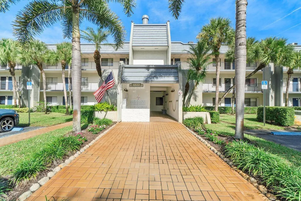 4832 Esedra Ct, Lake Worth, FL 33467