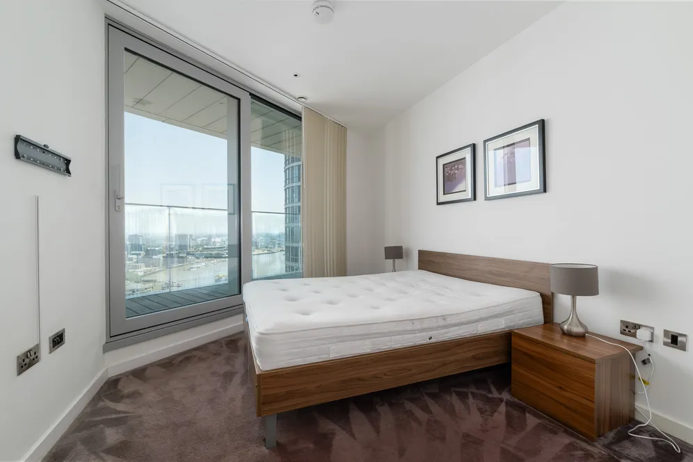 Biscayne Avenue, London, E14 photo 8