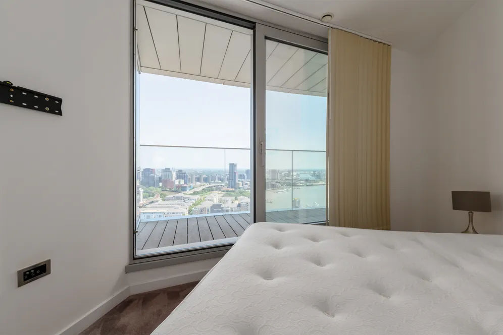 Biscayne Avenue, London, E14 photo 9