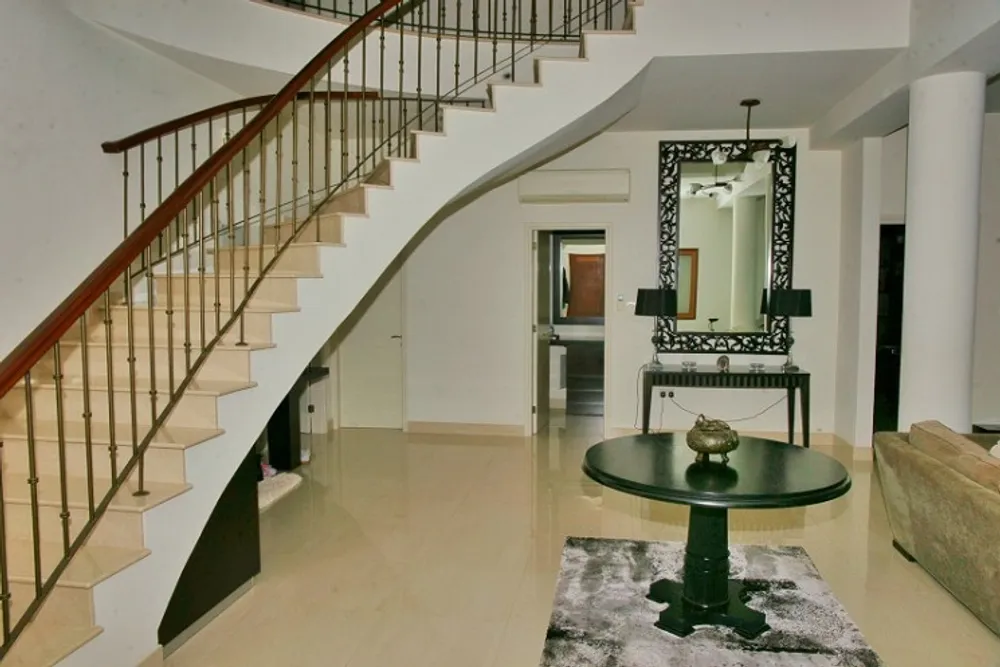 4 B/R Villa : Limassol, Monagrouli