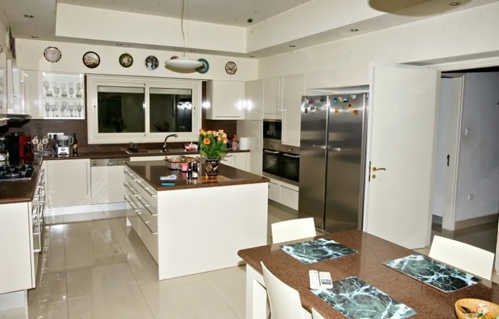 4 B/R Villa : Limassol, Monagrouli