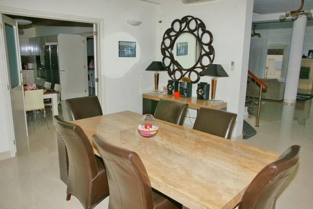 4 B/R Villa : Limassol, Monagrouli