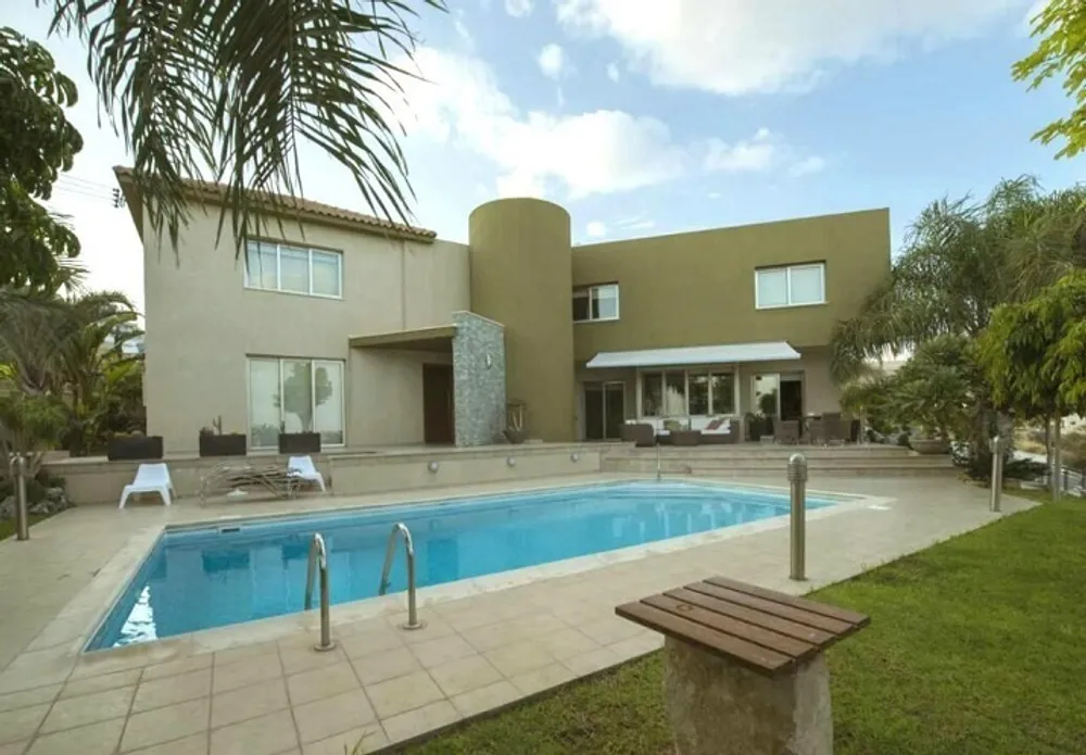 5 B/R Villa : Ayios Athanasios, Limassol, Ayios Athanasios