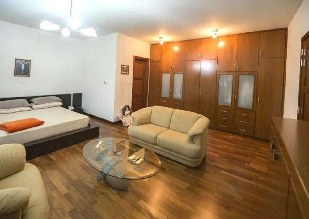 5 B/R Villa : Ayios Athanasios, Limassol, Ayios Athanasios