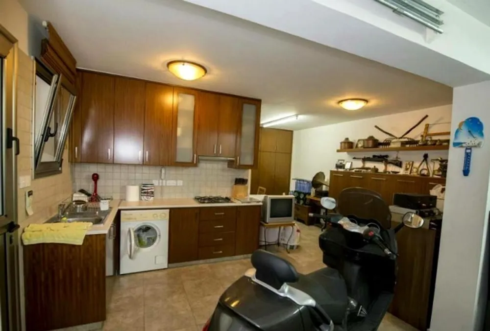 5 B/R Villa : Ayios Athanasios, Limassol, Ayios Athanasios
