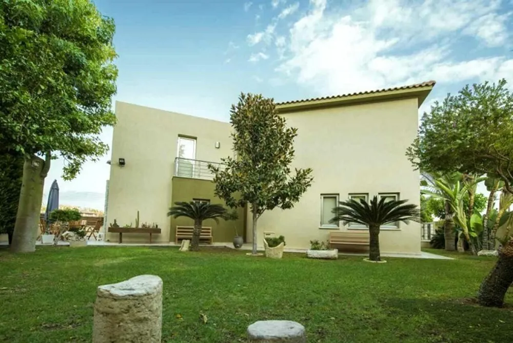5 B/R Villa : Ayios Athanasios, Limassol, Ayios Athanasios