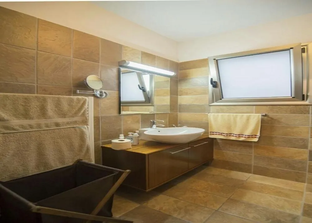 5 B/R Villa : Ayios Athanasios, Limassol, Ayios Athanasios