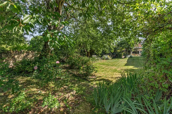 Middle Street, Elton, PE8 photo 12