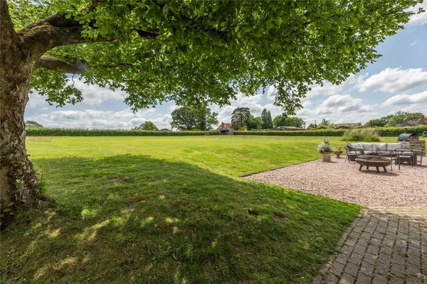 Cudworth Lane, Newdigate, RH5 photo 3