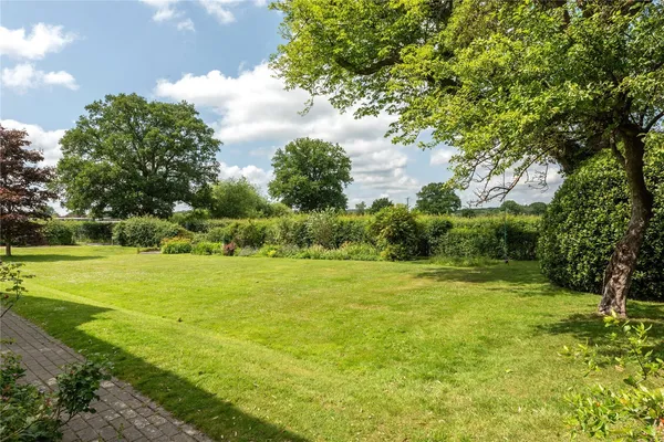 Cudworth Lane, Newdigate, RH5 photo 10